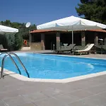Aparthotel Achladi Beach