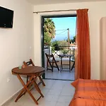 Aparthotel Achladi Beach