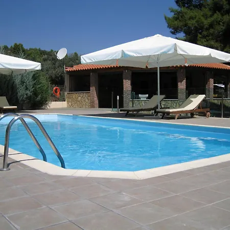 Hotel apartamentowy Achladi Beach