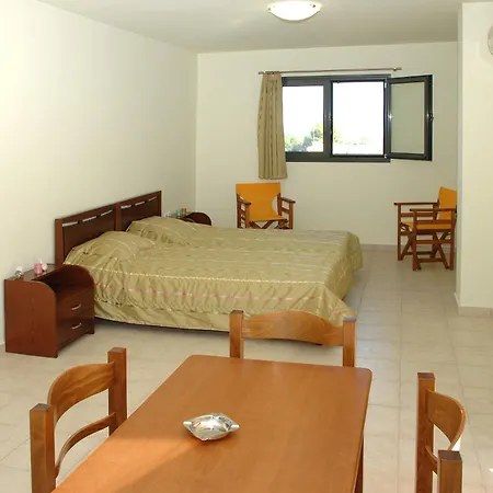 Aparthotel Achladi Beach