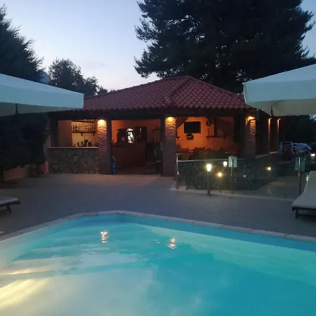 Hotel apartamentowy Achladi Beach Achladi