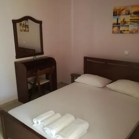 Hotel apartamentowy Achladi Beach