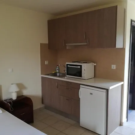 Hotel apartamentowy Achladi Beach