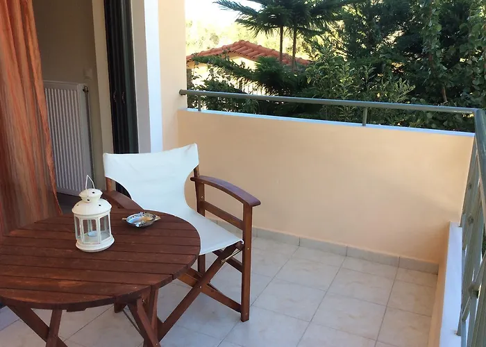 Aparthotel Achladi Beach