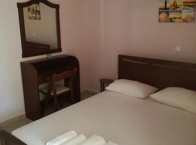 Aparthotel Achladi Beach